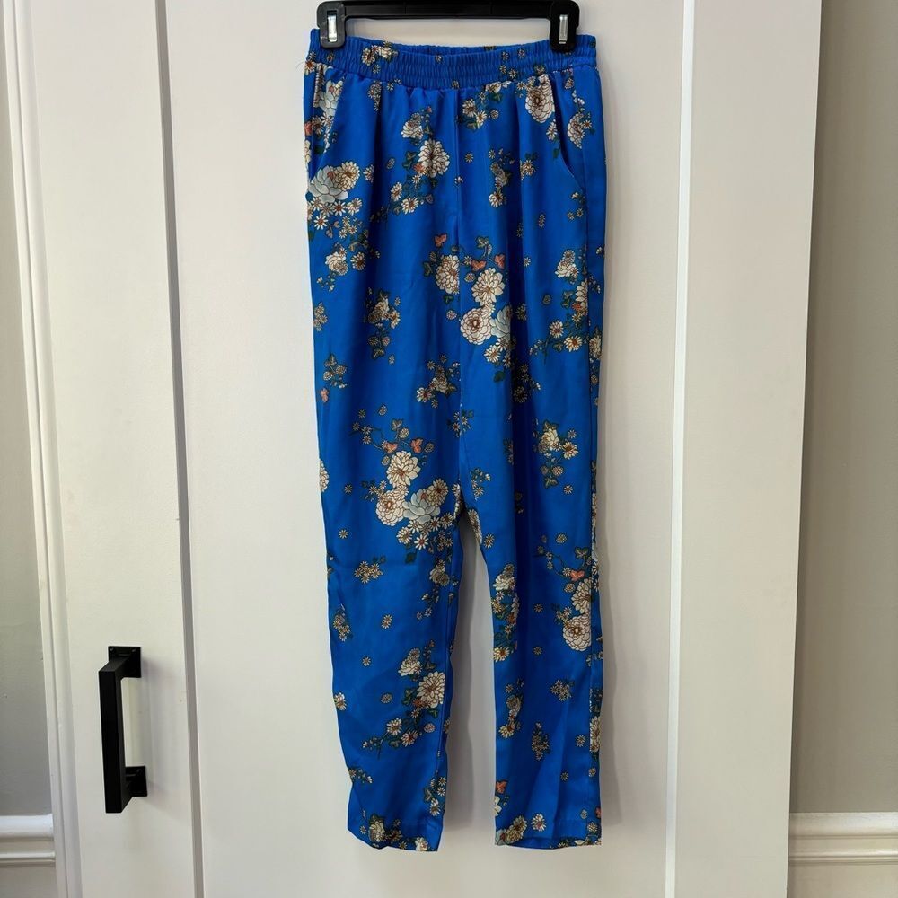 Forever 21 blue silky floral‎ pant with pockets woman’s size S